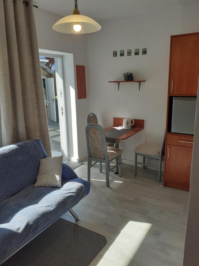 Wynajem Apartamentow I Pokoi. อุสตรอเนียมอร์สเกีย ภายนอก รูปภาพ