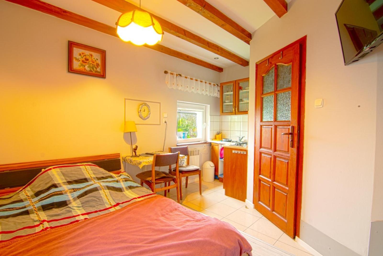 Wynajem Apartamentow I Pokoi. อุสตรอเนียมอร์สเกีย ภายนอก รูปภาพ
